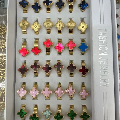 Clover Rings