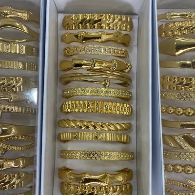 Intricate Pattern Gold Bangle